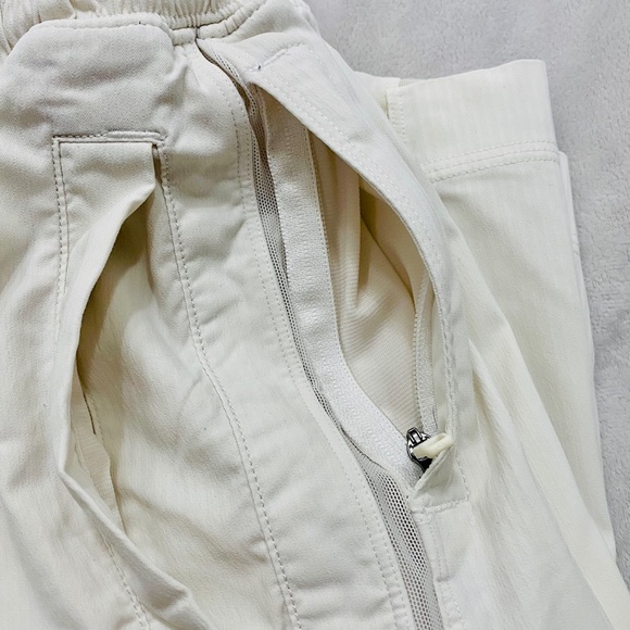 Men's Lululemon Lined Short 9" White size L, no signs of wear - Picture 4 of 5
